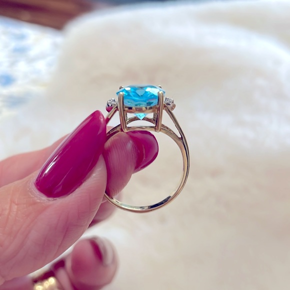 ❗️FINAL PRICE❗️Gorgeous Blue Topaz 10K Real Gold Ring - Picture 8 of 10
